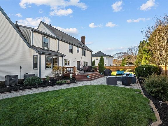 5th image of 916 Northwood Dr