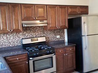 10405 Dearlove Rd #GB, Glenview, IL 60025