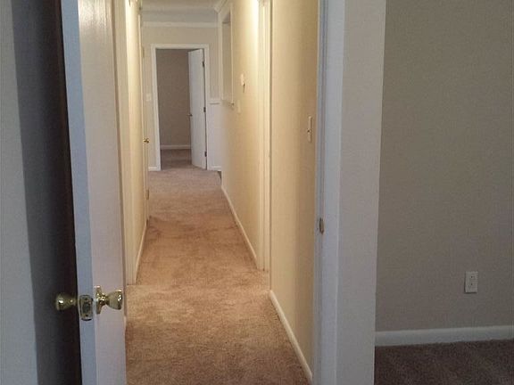 4th image of 289 Queen Helen Ln