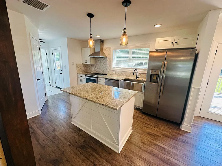 602 W Glenwood Ave — Photo 3