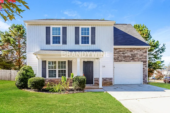 4 bed, 2.5 bath, 1731 sqft, $2,038 — Photo 2