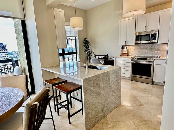 2nd image of 701 S Olive Avenue #1501