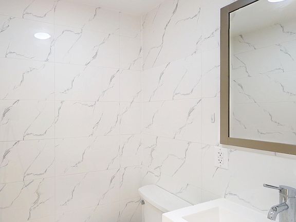 5th image of 1079 Lafayette Ave #305