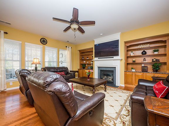 5th image of 39638 Rosebay Ct