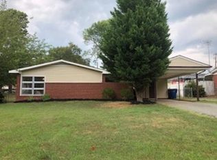 628 Oakgrove Dr, Graham, NC 27253