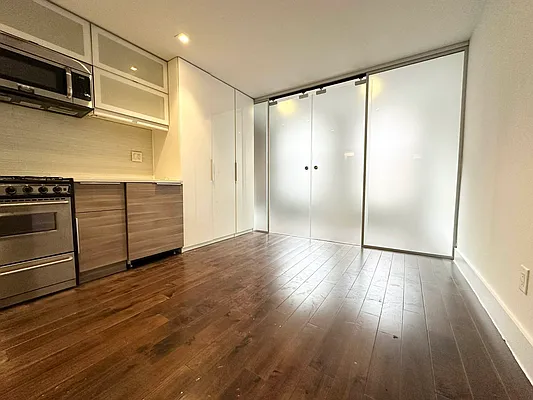 Rented by Brighton Management | media 9