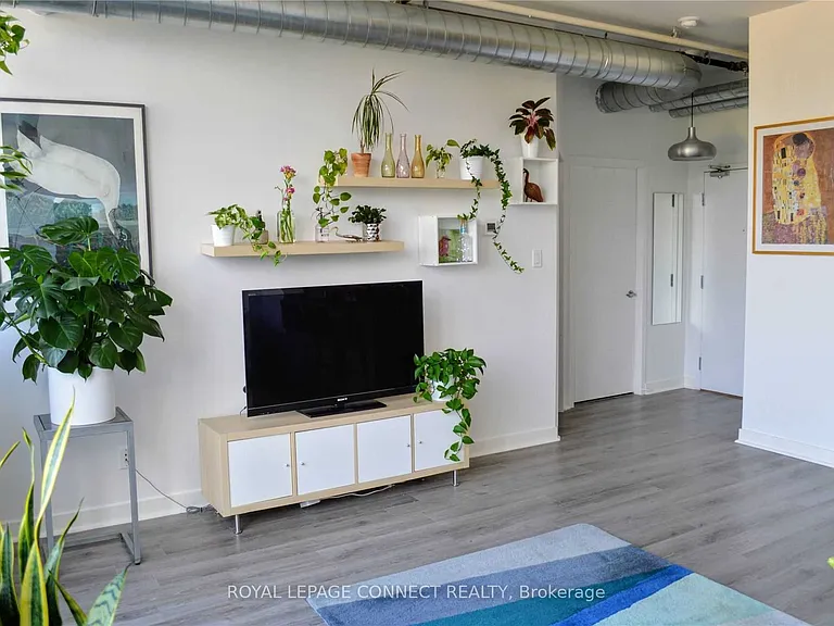 955 Queen St W #Penthouse 15 — Photo 7
