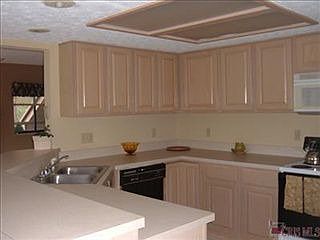 5th image of 634 Meredith Ln