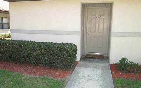 2nd image of 2002 Villaway E