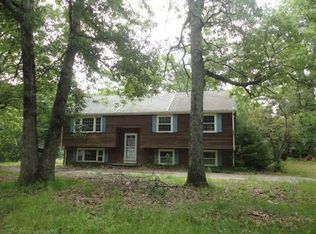 46 Dartmouth Rd, Plymouth, MA 02360