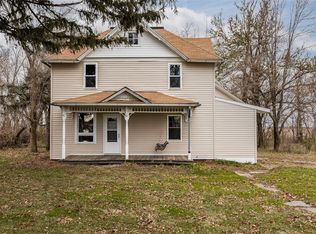 1496 400th St SW, Oxford, IA 52322