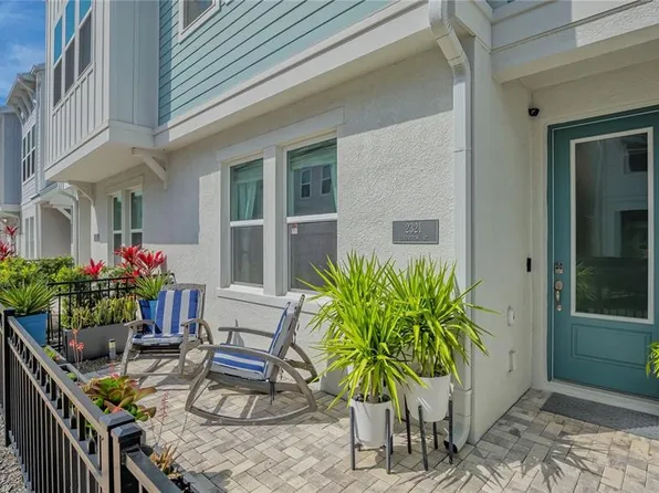 2321 Lindstrom St, Sarasota, FL 34236