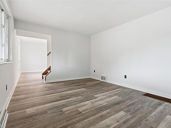 4th image of 227 Pheasant Dr