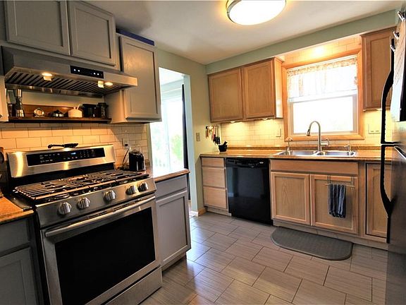 2nd image of 5736 Stonykill Dr