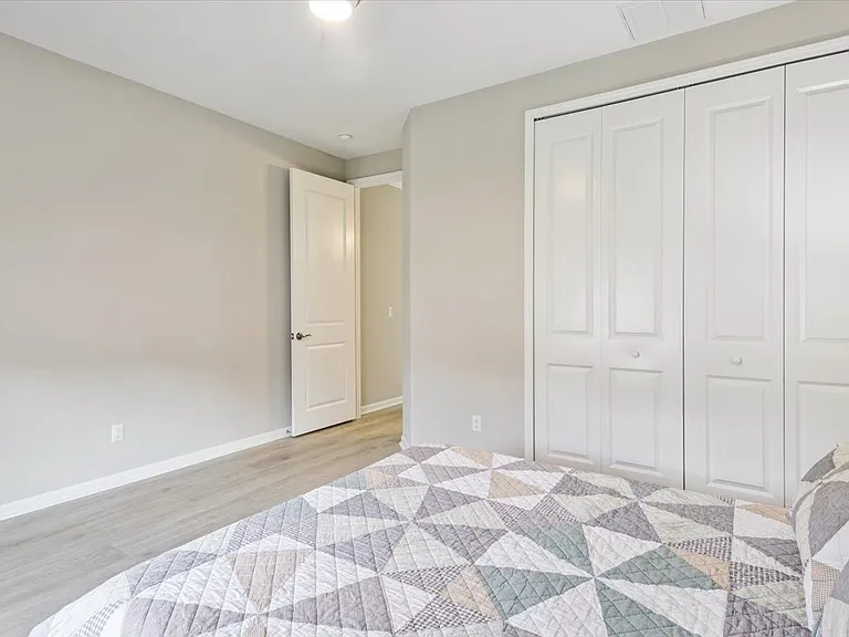220 Landshark Blvd — Photo 12