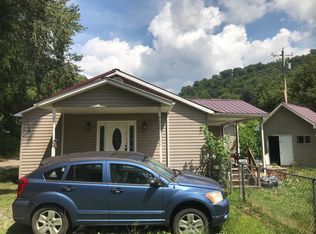 44 Pirate Dr, Neon, KY 41840