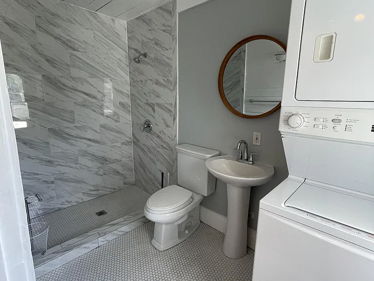 1308 E Chelsea St — Photo 8