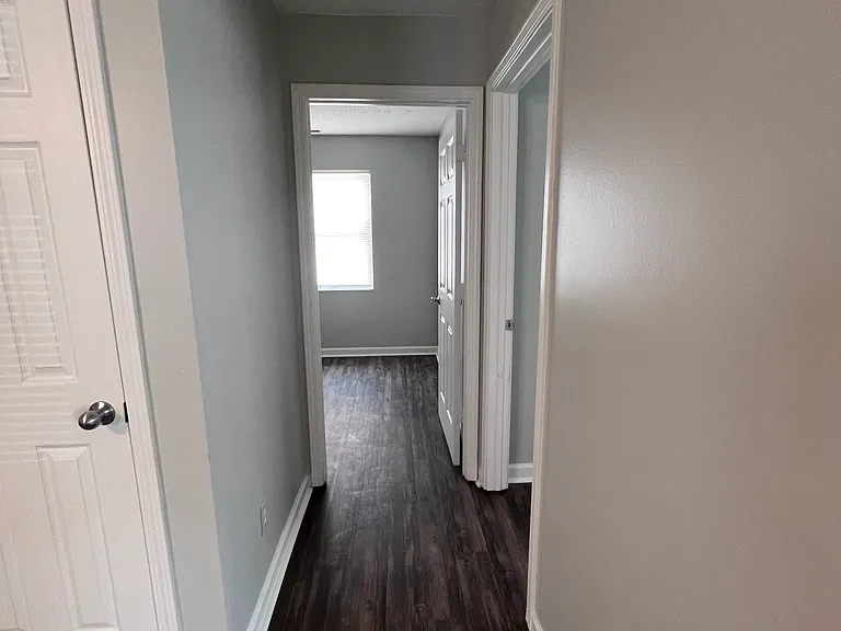268 E Franklin St #A — Photo 5