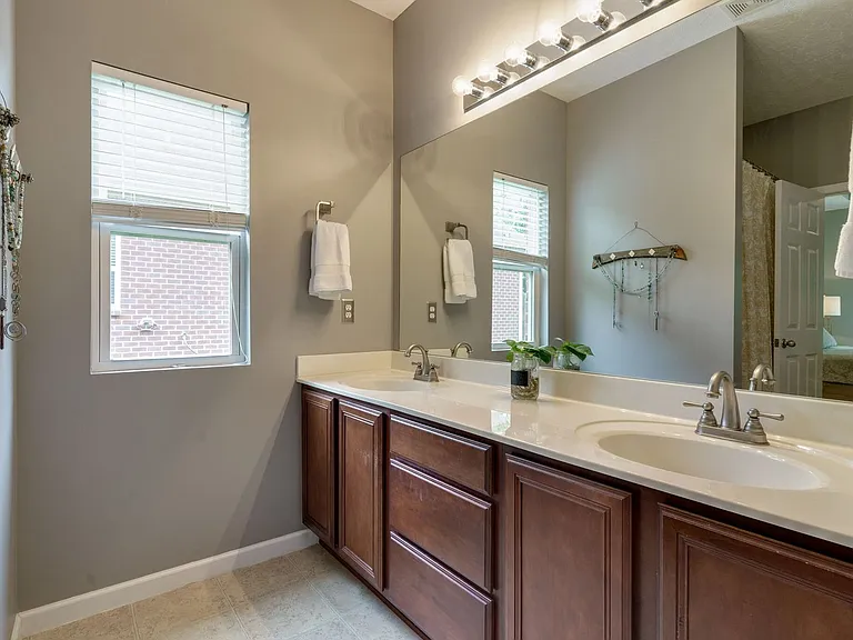 9136 Carissa Dr — Photo 14