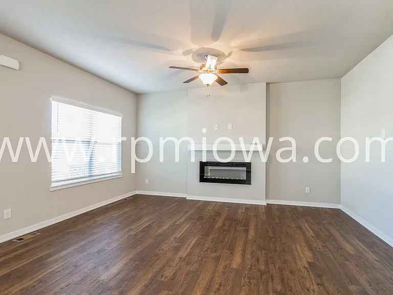 2403 SW 23rd St — Photo 3