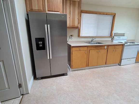 3rd image of 915 Jennings St #1/2