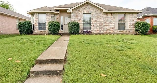 1st image of 904 Applewood Dr