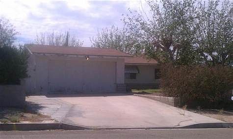 2nd image of 25527 Dayton Ave