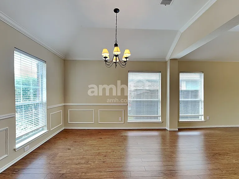 3021 Avery Ln — Photo 6