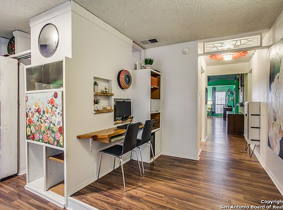 4th image of 5806 Deer Lake Dr
