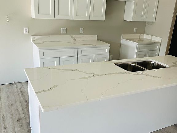 3rd image of 203 Bonnie Ln