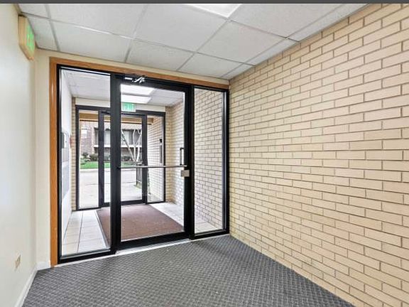 2nd image of 550 Graceland Ave APT 5