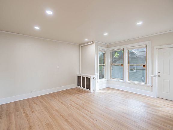 4th image of 414 South Blvd Unit 2R