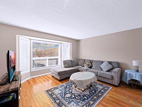 4th image of 127 Whitehaven Rd NE