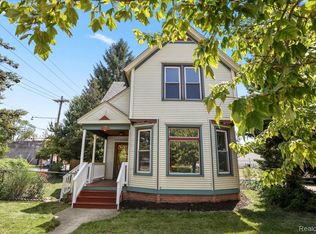 1105 Oak St, Wyandotte, MI 48192