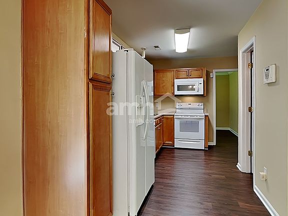 3rd image of 14 Bluestem Ct