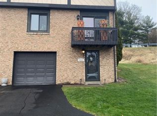 2800 Bingham Dr, Pittsburgh, PA 15241