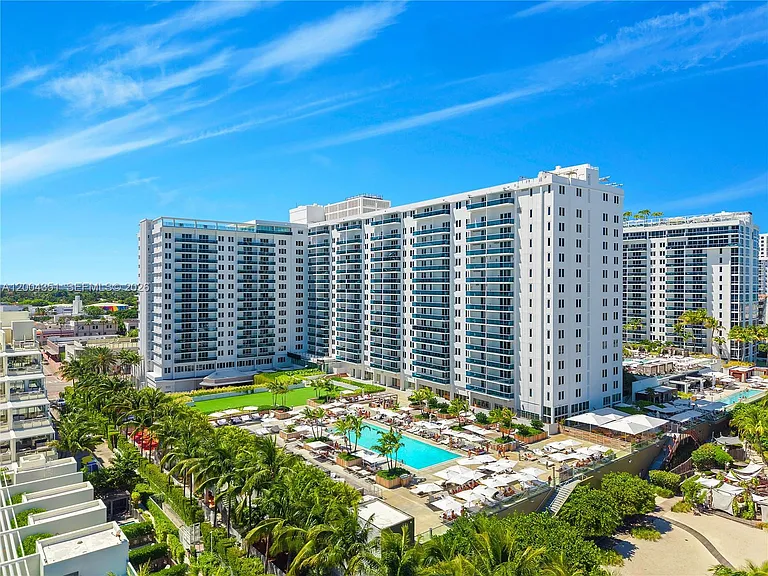 2301 Collins Ave #432 — Photo 15