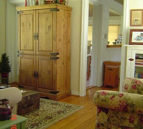 2nd image of 1651 Knollwood Cir
