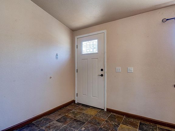 4th image of 10363 Tulipan Way