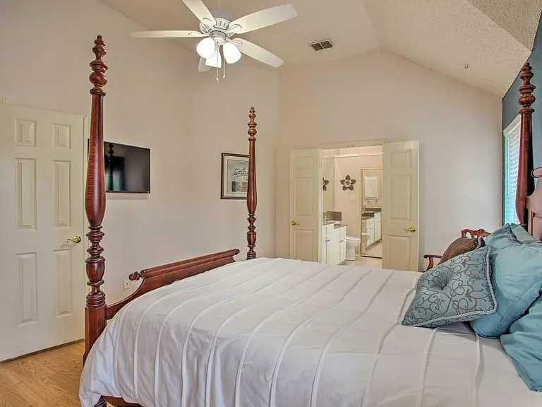 6325 Wildhaven Dr — Photo 11