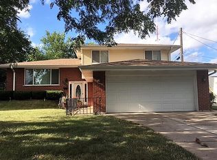 6600 102nd Pl, Chicago Ridge, IL 60415