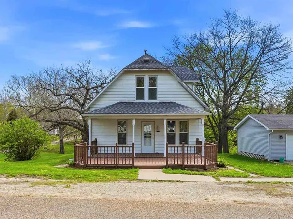 712 10th Ave, Wellman, IA 52356