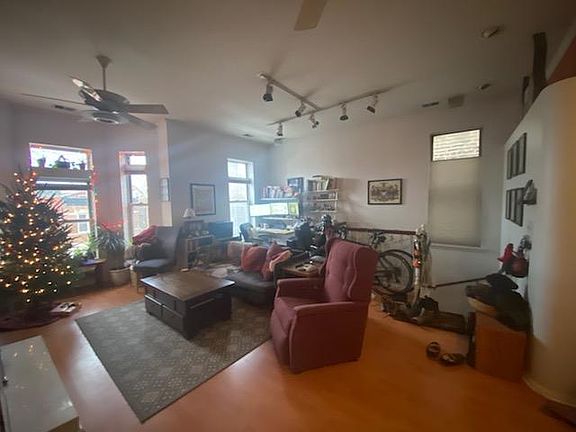 2nd image of 2029 W Armitage Ave Floor 2