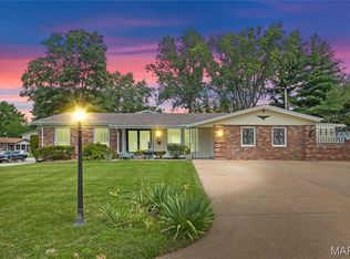 3475 Stonehaven Dr, Florissant, MO 63033