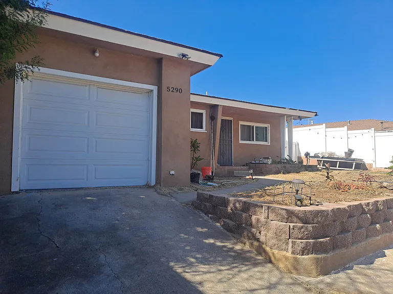 5290 Olvera Ave — Photo 3
