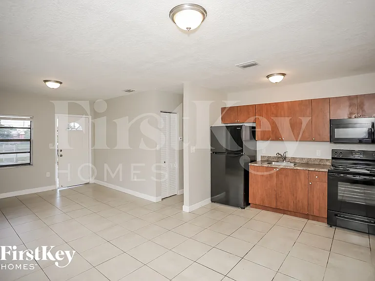 14640 Tyler St — Photo 5