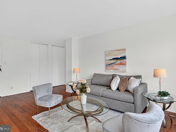 3rd image of 1545 18th St NW Unit 420