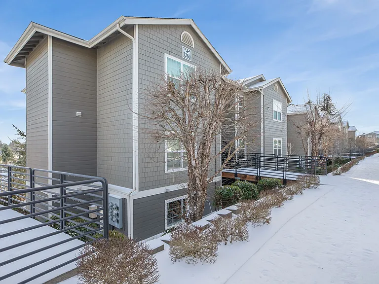 Hawk's Point Apartments — Photo 12