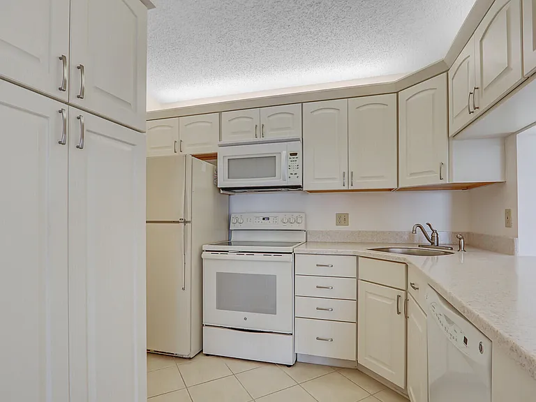4468 NE Ocean Blvd #F3 — Photo 3