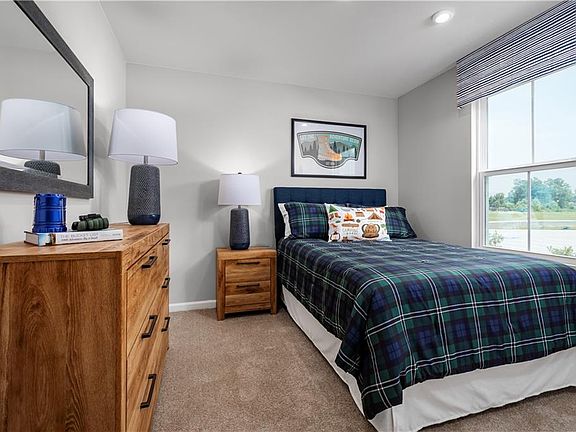 5th image of 219 Peach St